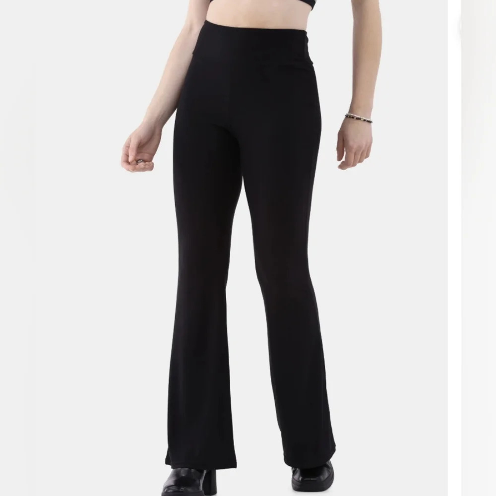 No Boundaries Juniors Size L (11-13) Ribbed Pull On Flare Pants Black Soot NWT